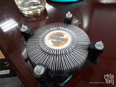 nidec intel原装的铜芯散热器 散热片跟风扇主体扣不住有缝隙 - 散热器 / 机箱 / 电源 - Chiphell - 分享与交流用户体验的最佳平台
